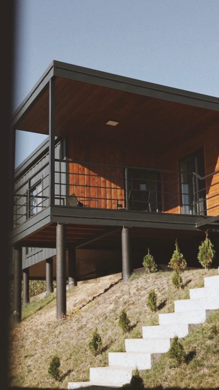 Cottage 3 на схилі